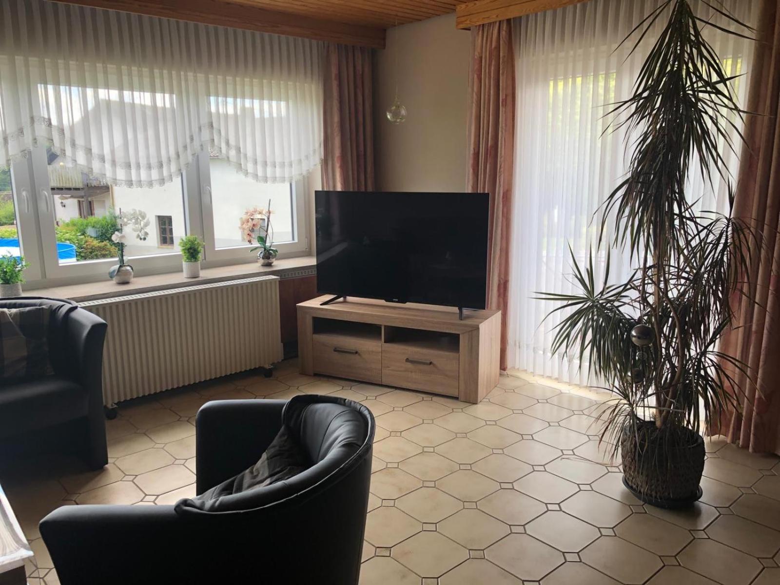 Ferienwohnungjahrsfeld Strassenhaus Extérieur photo